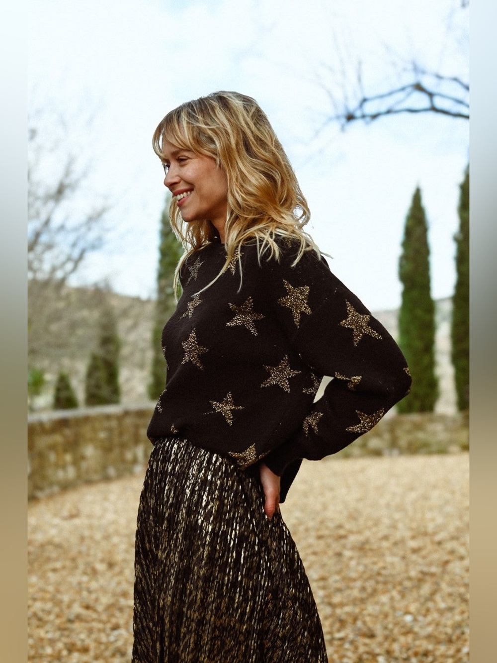 Molly Bracken Gold Star Crewneck Pullover Sweater Black Size Medium *E